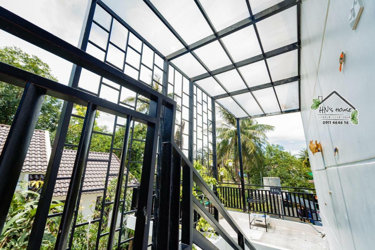 Отель Hoang Ngoc'S House Туихоа Экстерьер фото