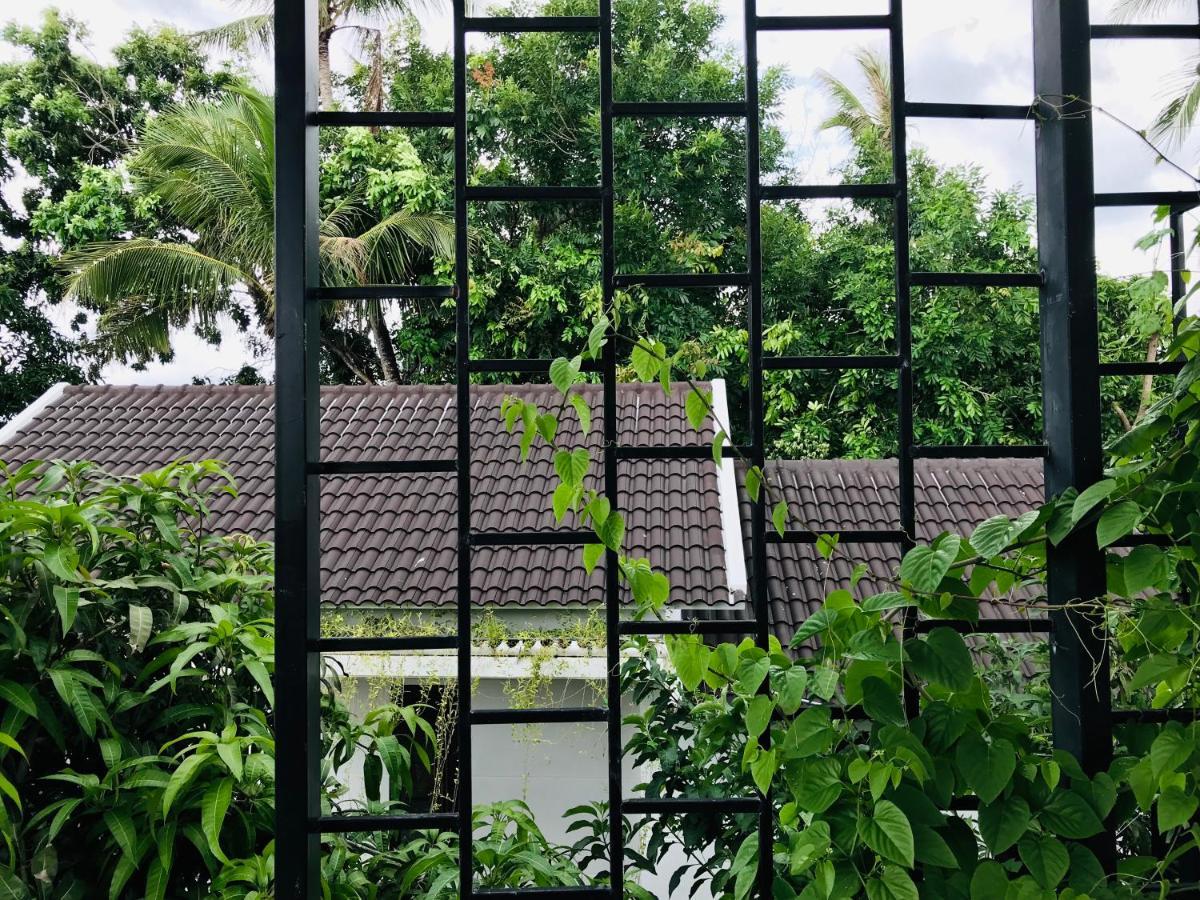 Отель Hoang Ngoc'S House Туихоа Экстерьер фото